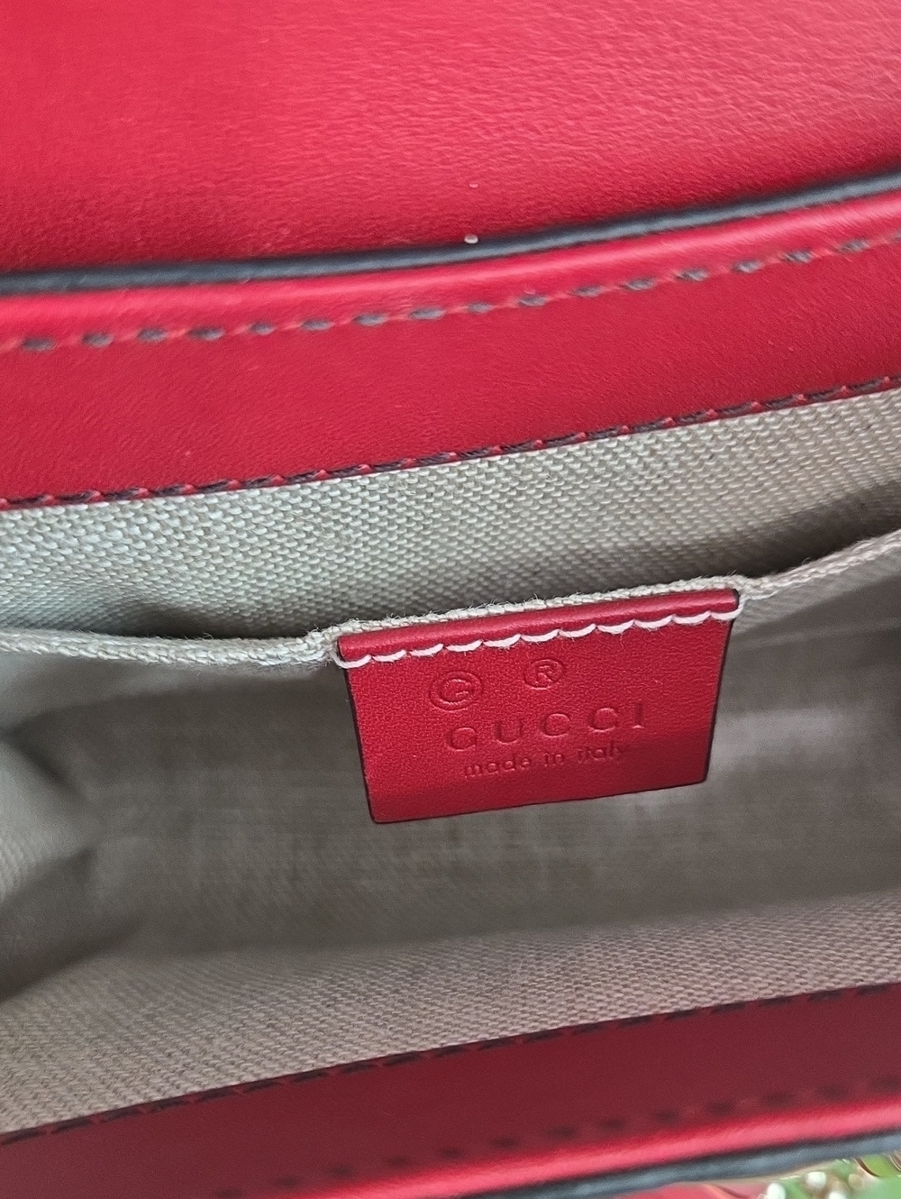 Gucci Guccisima Burgundy Red Mini Shoulder Bag with Tassel and Wallet - Picture 16 of 17